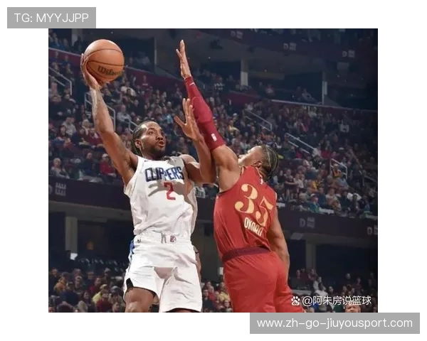 骑士篮下对抗强，快船吃亏